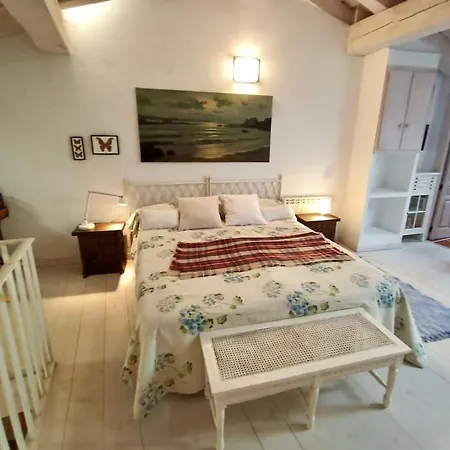 Casita De Ensueno, En La Sierra De * Segowia