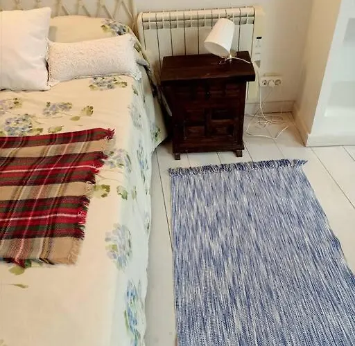 Casita De Ensueno, En La Sierra De Segóvia