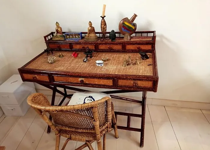 Casita De Ensueno, En La Sierra De *